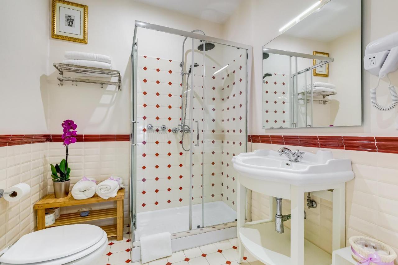 Campo Dei Fiori Royal Orchid Apartment Rome Bagian luar foto