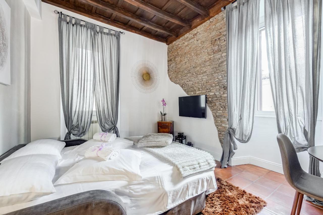 Campo Dei Fiori Royal Orchid Apartment Rome Bagian luar foto