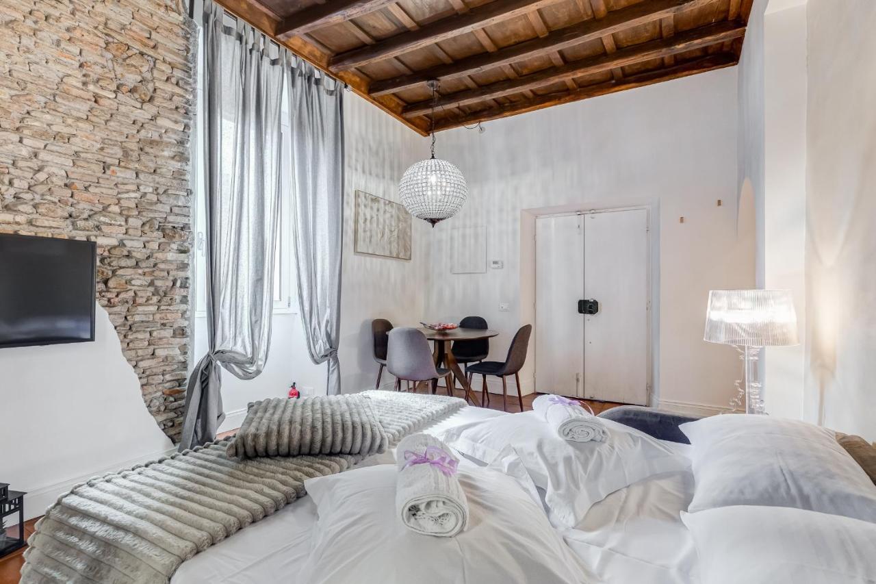 Campo Dei Fiori Royal Orchid Apartment Rome Bagian luar foto